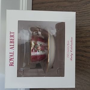 Royal Albert Old Country Roses teacup and saucer ornament ruby celebration